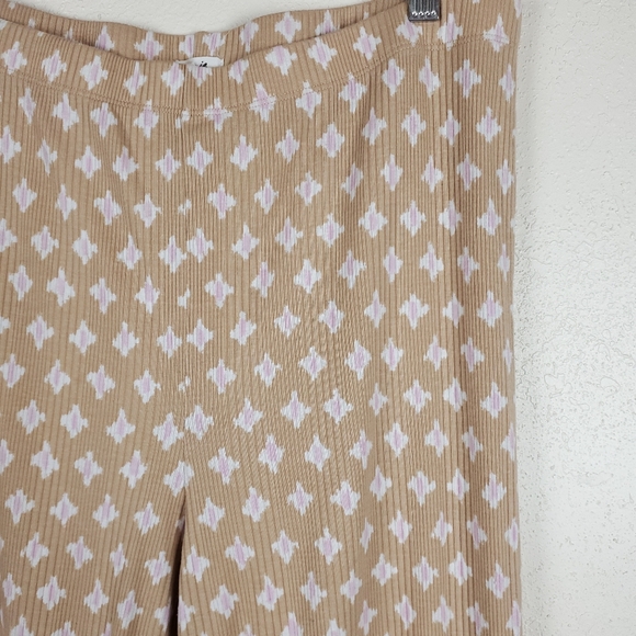 Aerie High Waisted Diamond Print Stretch Ribbed Kick Flare Pant Size L - Picture 2 of 5